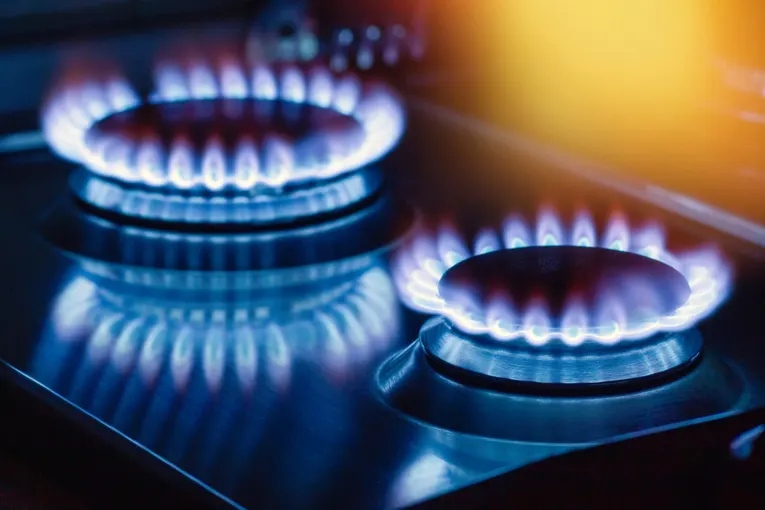 UK Faces Renewed Risk of Surging Energy Bills Amid Gas Dependency, Experts Warn